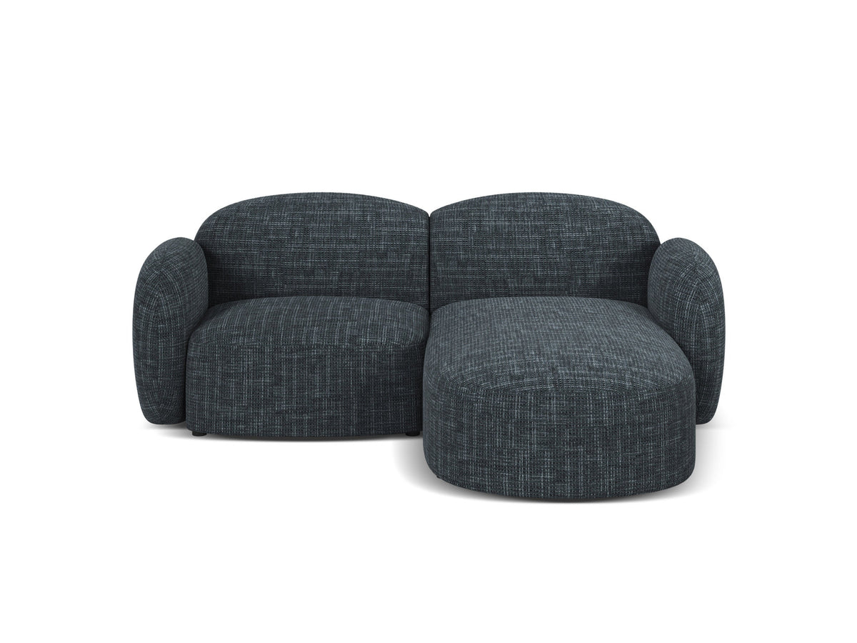 Blair Ecksofa rechts 3-Sitzer von Micadoni, L-Sofa mit Eden-Chenillestoff in Dark Beige, Massivholzrahmen und schwarzen Kunststoffbeinen.