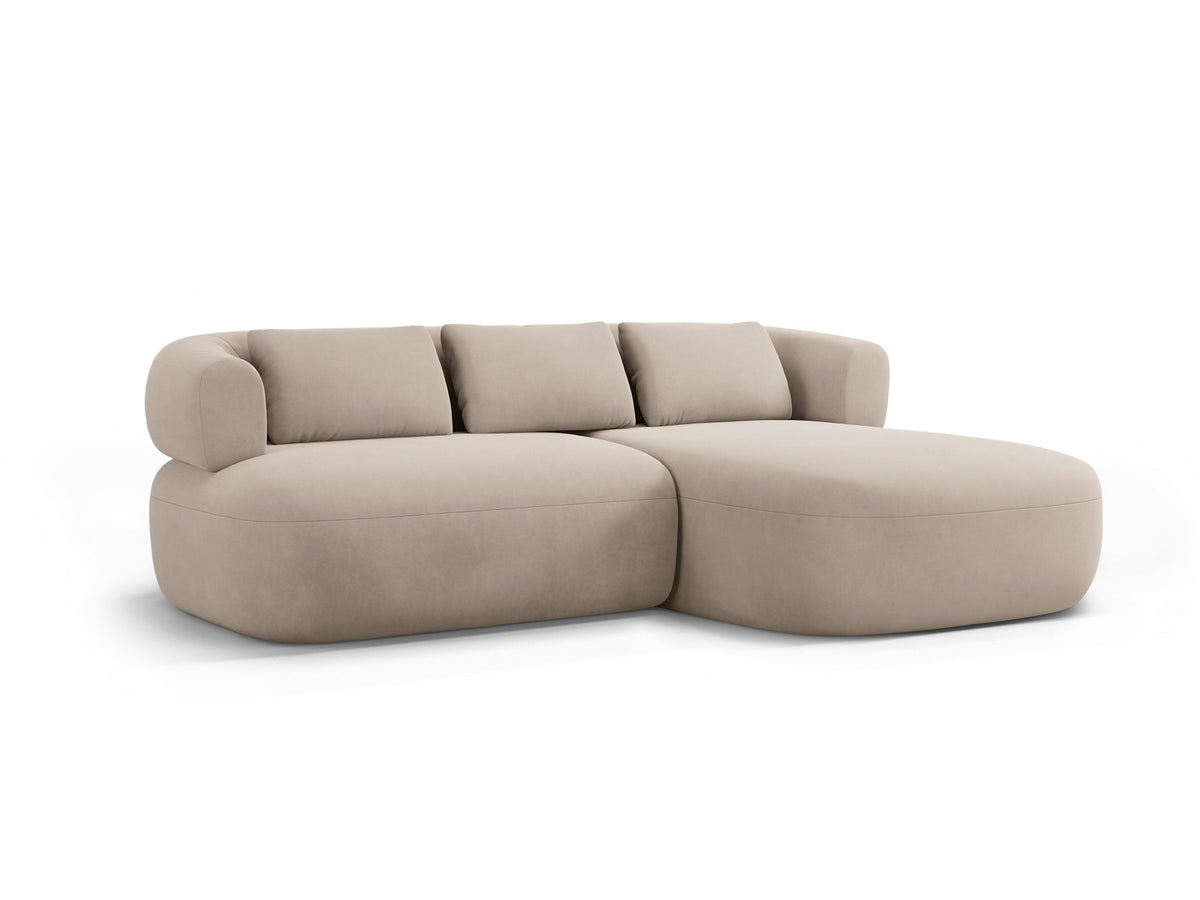 Jenny Velour Ecksofa rechts 5 Sitzer in Beige-Salvador präsentiert im Onlineshop von KAQTU Design AG. L-Sofa rechts ist von Micadoni