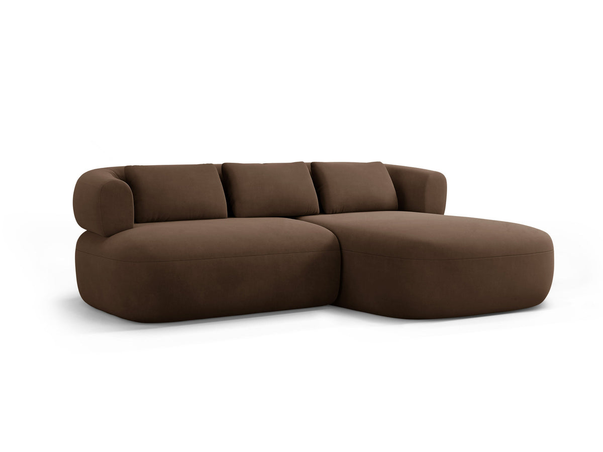 Jenny Velour Ecksofa rechts 5 Sitzer in Chocolate-Salvador präsentiert im Onlineshop von KAQTU Design AG. L-Sofa rechts ist von Micadoni