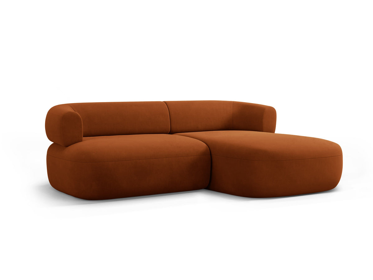 Jenny Velour Ecksofa rechts 5 Sitzer in Terracotta-Salvador präsentiert im Onlineshop von KAQTU Design AG. L-Sofa rechts ist von Micadoni