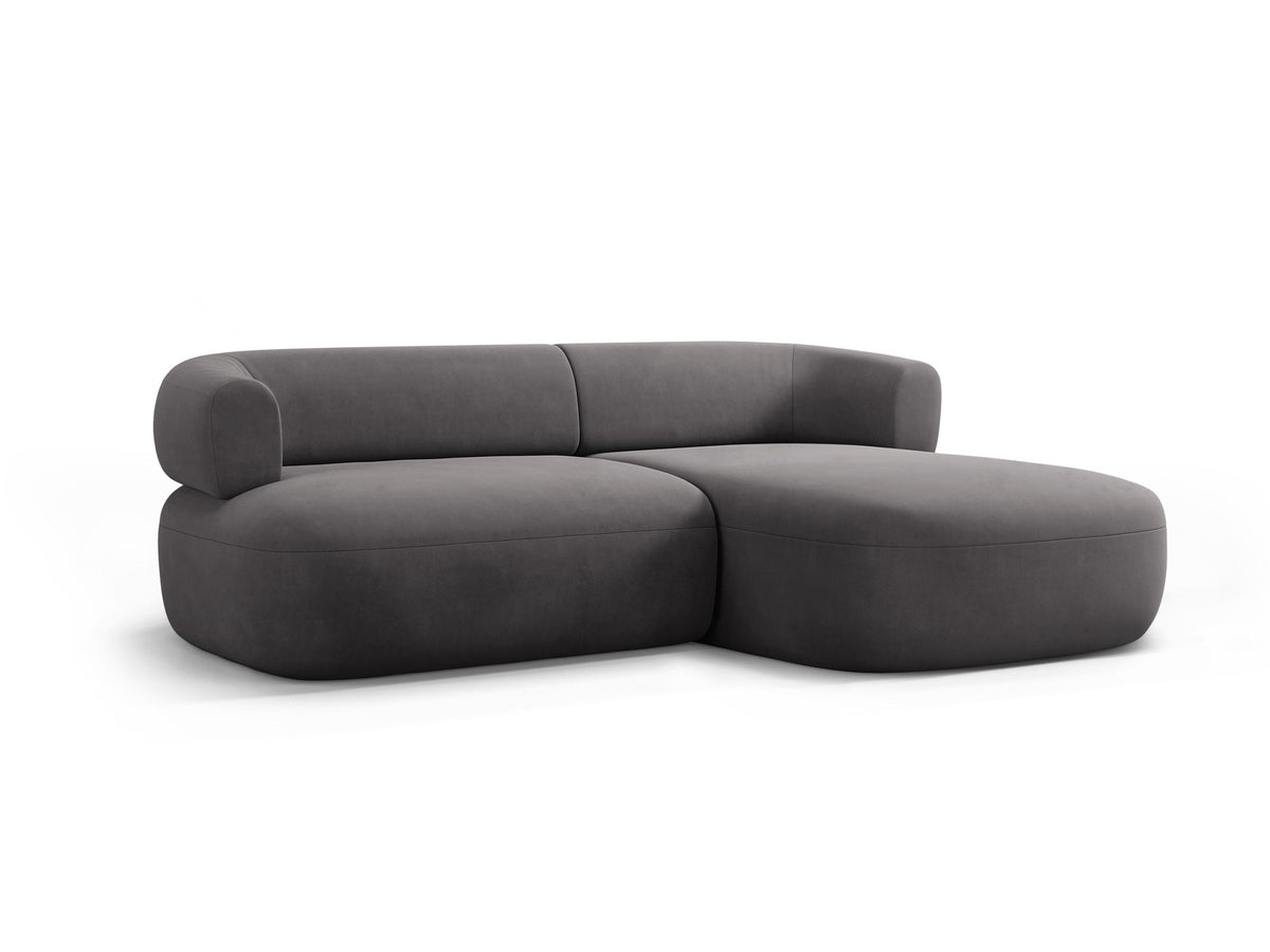 Jenny Velour Ecksofa rechts 5 Sitzer in Dark Grey-Salvador präsentiert im Onlineshop von KAQTU Design AG. L-Sofa rechts ist von Micadoni