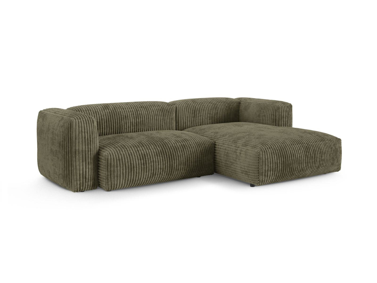 Elegantes 2-Sitzer Ecksofa XL Martina in Moss Green-Tilia, ideal für stilvolle Wohnräume, präsentiert von Micadoni.