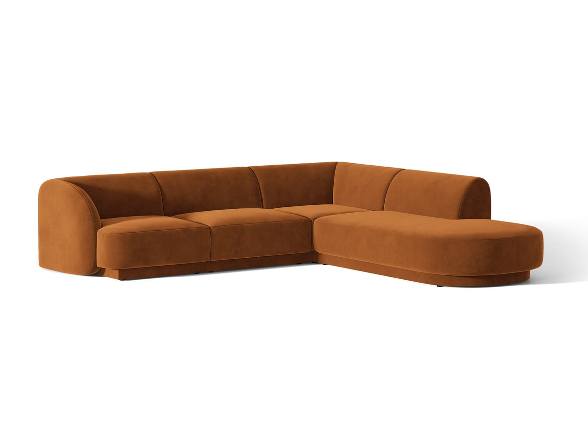 Produktfoto des Miley Ecksofas von Micadoni in Dunkelbeige, L-Form, Bezug aus Bluvel-Stoff, schwarze Kunststoffbeine, Sitzhöhe 40 cm.