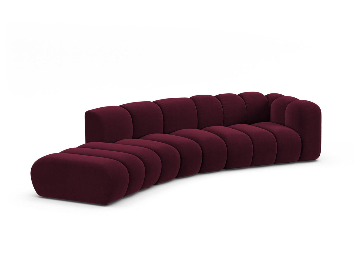 Offenes rundes L-Sofa links Lupine von Micadoni in leichtem Beige, bezogen mit Samtstoff Venus, schwarze Kunststoffbeine.