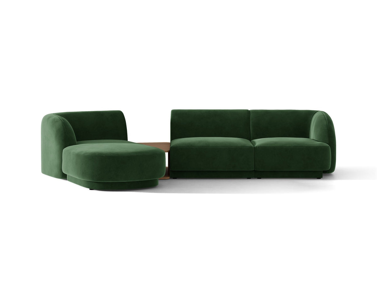 Braunes modulares Sofa Miley von Micadoni mit Bouclé-Stoff, schwarzen Kunststoffbeinen und breiter Sitzfläche im Wohnraum.