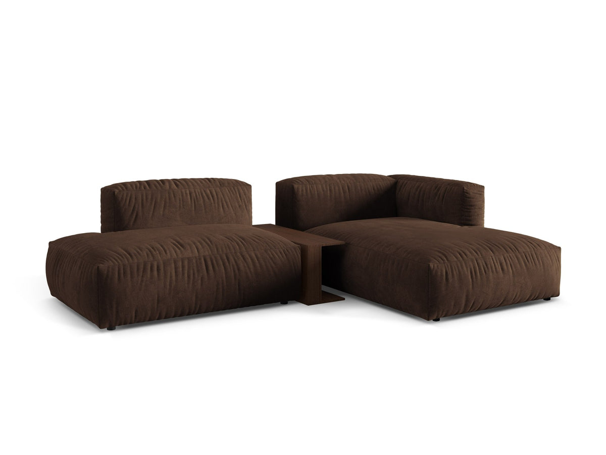 Ecksofa rechts Martina von Micadoni in Schokolade mit Veloursstoff-Bezug, schwarzen Kunststoffbeinen und gepolsterter Rückenlehne.