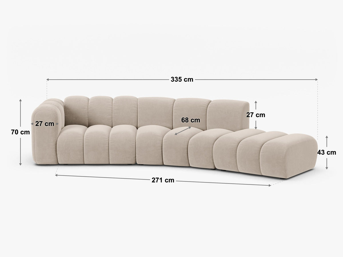 Offenes rundes L-Sofa rechts von Micadoni in Leichtes Beige mit Venus-Samtstoff, schwarzen Kunststoffbeinen und grosszügiger Sitzfläche.