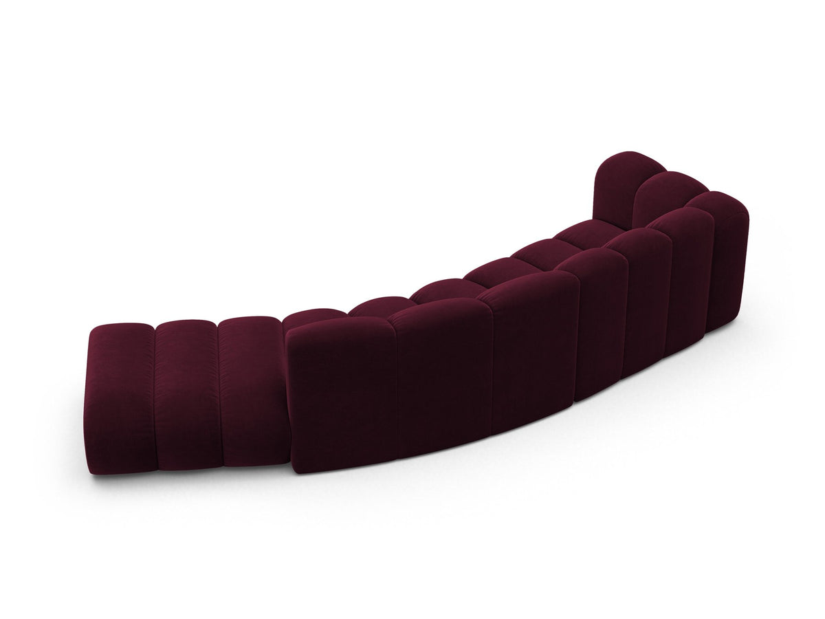 Offenes rundes L-Sofa rechts von Micadoni in Leichtes Beige mit Venus-Samtstoff, schwarzen Kunststoffbeinen und grosszügiger Sitzfläche.