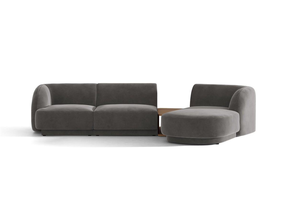 Braunes modulares Sofa Miley von Micadoni mit Baloo-Stoffbezug, schwarzen Kunststofffüssen und L-förmiger Ausrichtung nach rechts.