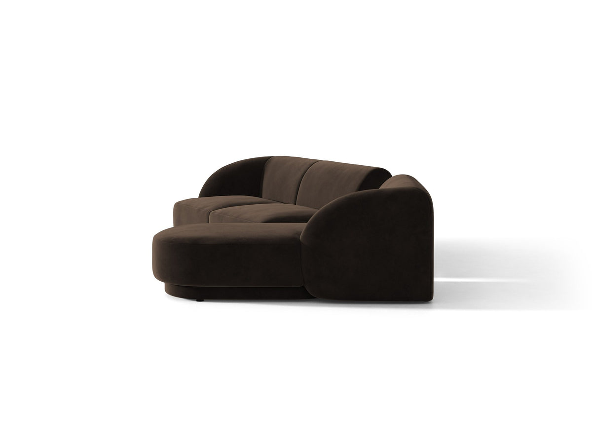 Braunes modulares Sofa Miley von Micadoni mit Baloo-Stoffbezug, schwarzen Kunststofffüssen und L-förmiger Ausrichtung nach rechts.