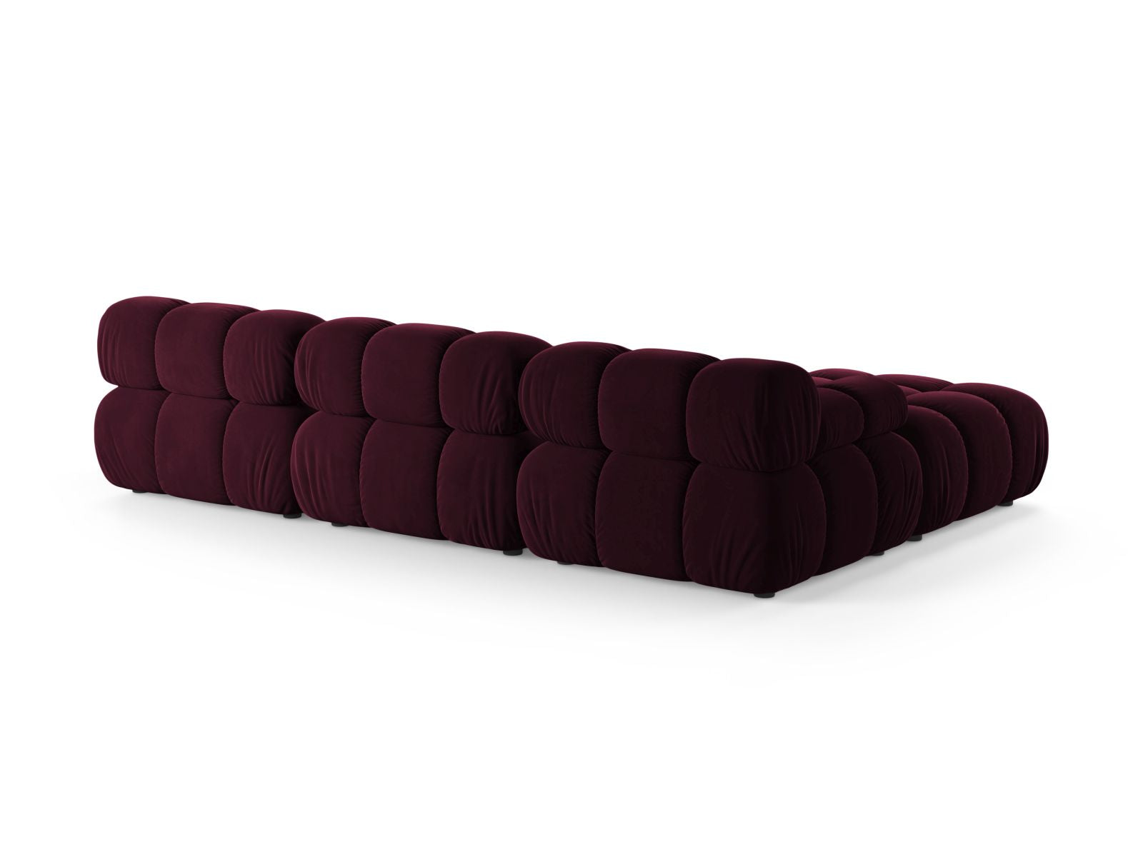 Elegantes 4-Sitzer Sofa Bellis in stilvollem Burgunderrot, ideal für entspannte Abende und stilvolle Einrichtungsideen.
