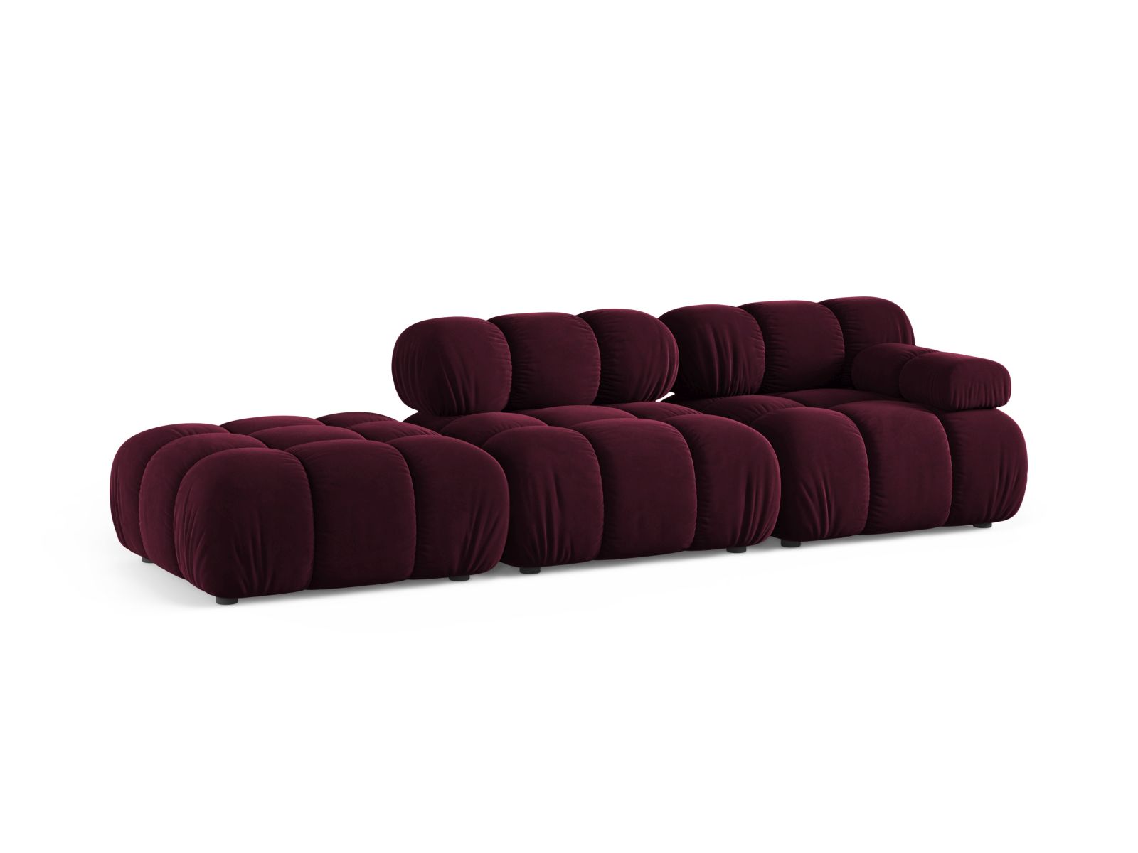 Elegantes 4-Sitzer Sofa Bellis in Burgunderrot, ideal für stilvolle Wohnräume. Modular und vielseitig einsetzbar, von Micadoni.