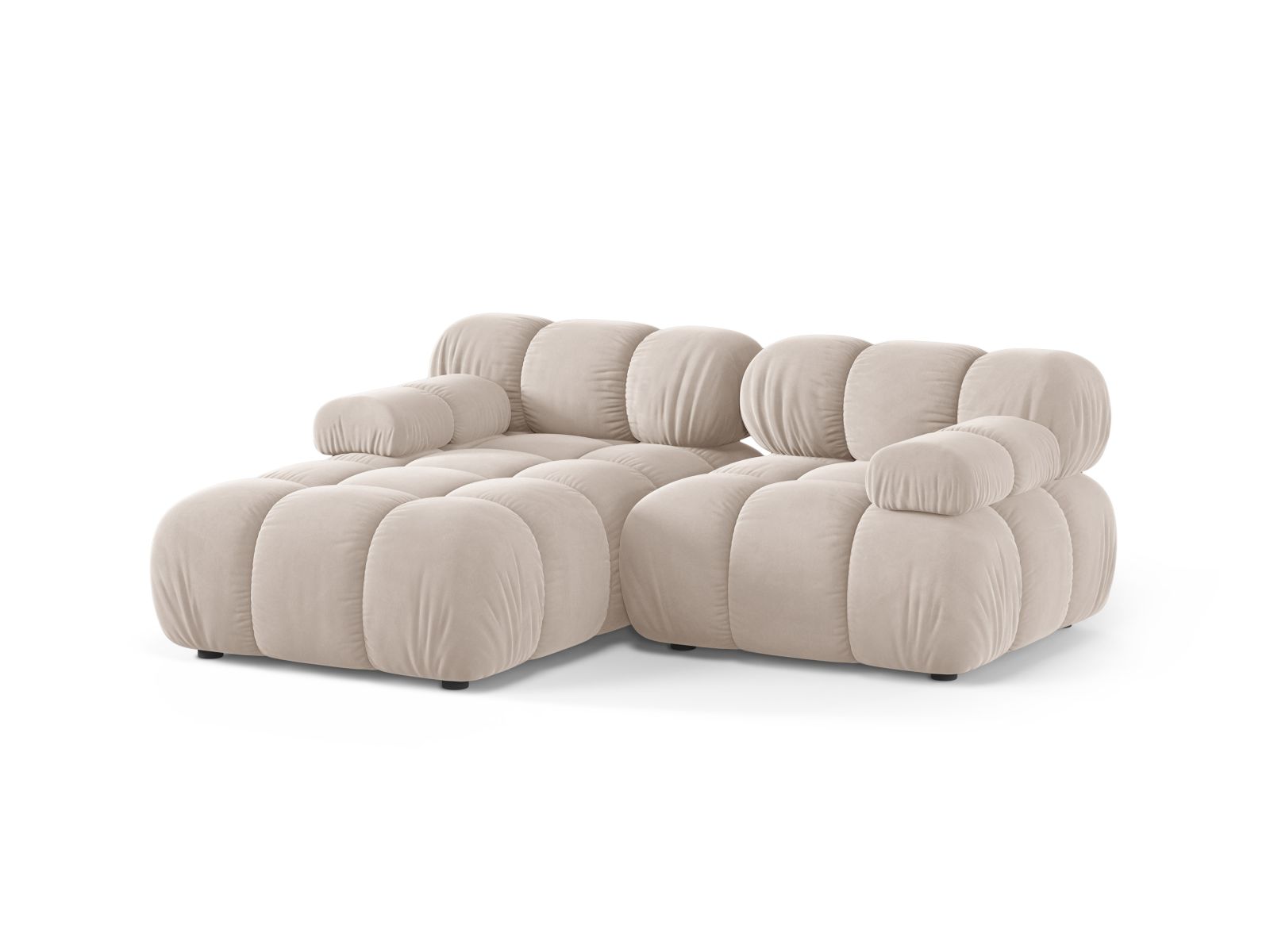 Elegantes 3-Sitzer Ecksofa Bellis in hellem Beige, ideal für moderne Wohnräume, präsentiert von Micadoni.
