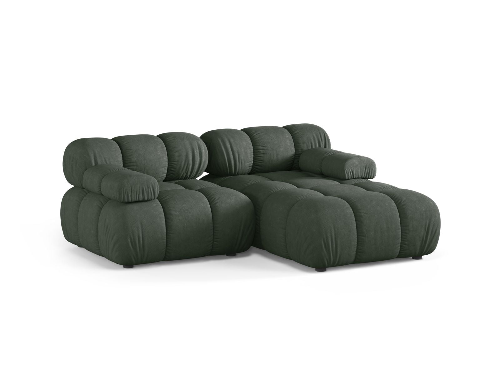 Elegantes 3-Sitzer Ecksofa Bellis in Moss Green-Liberty, ideal für stilvolle Wohnräume, präsentiert von Micadoni.