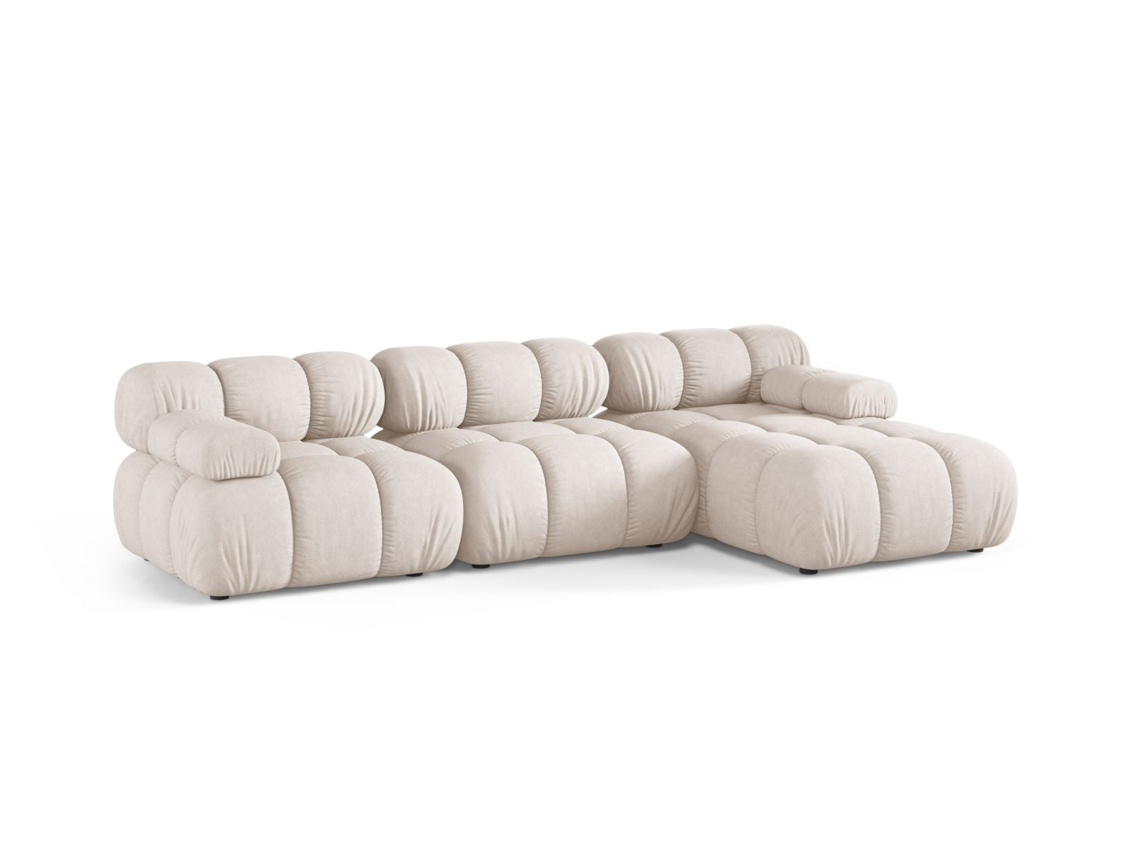 Elegantes 4-Sitzer Ecksofa Bellis in hellem Beige, ideal für stilvolle Wohnräume. Hochwertige Verarbeitung von Micadoni.