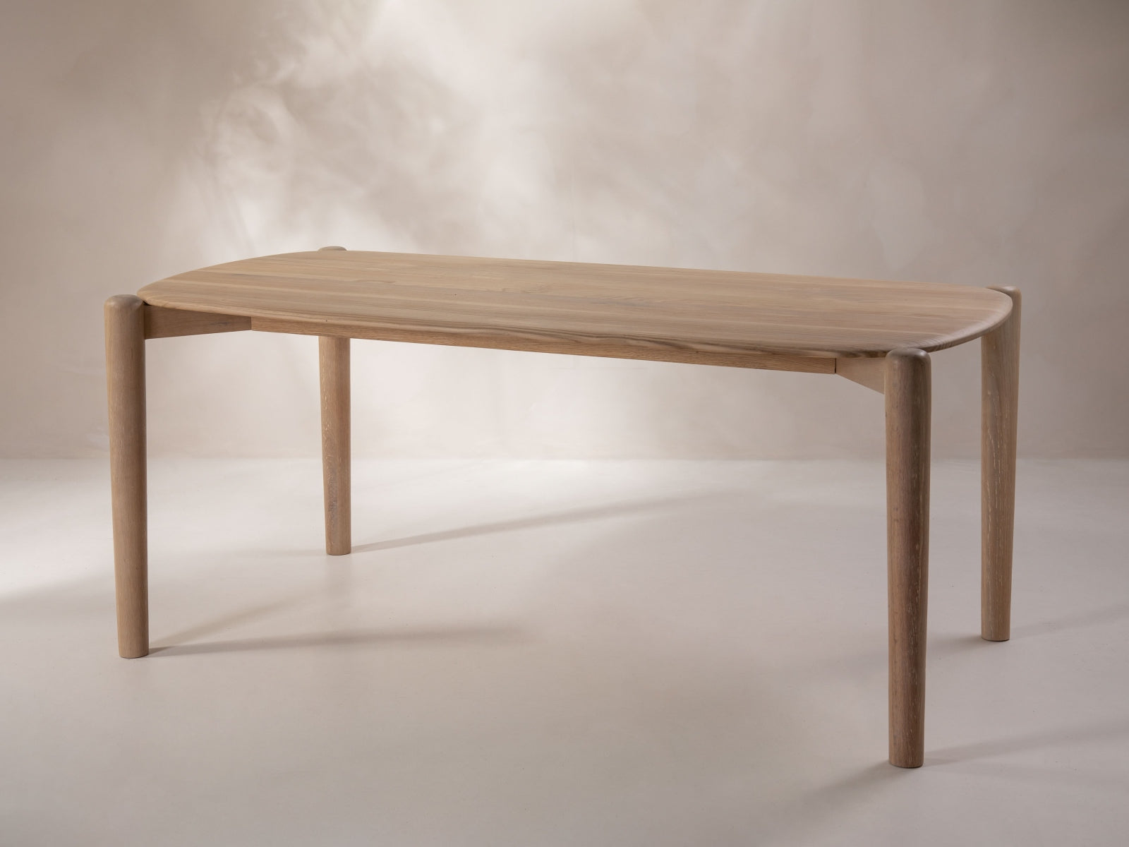 Esstisch Aires 6 Plätze, 180x90 in  präsentiert im Onlineshop von KAQTU Design AG. Esstisch ist von Micadoni