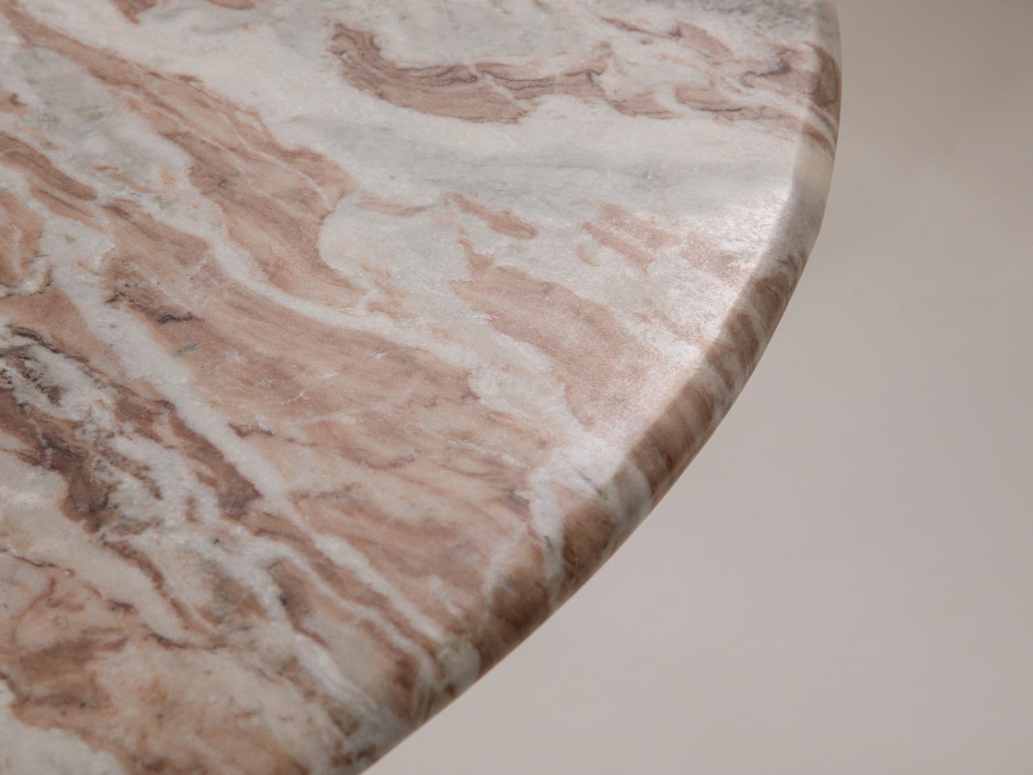 Esstisch Bia 120x120 in  präsentiert im Onlineshop von KAQTU Design AG. Esstisch ist von Micadoni