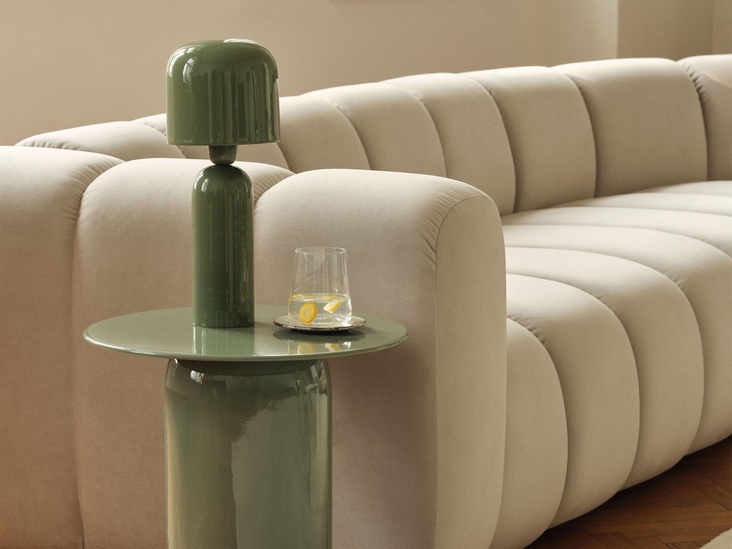 Beistelltisch Clementin, 45x45x50 in  präsentiert im Onlineshop von KAQTU Design AG. Beistelltisch ist von Micadoni