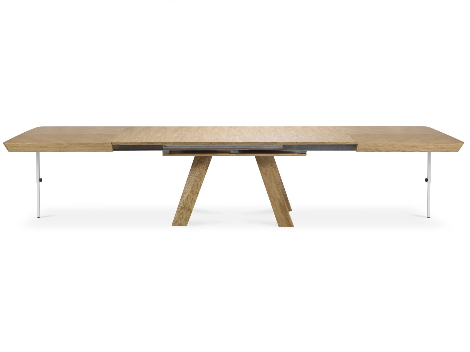 Sally ausziehbarer Tisch 14 Sitzer in Eiche natur Furnier / Eiche präsentiert im Onlineshop von KAQTU Design AG. Esstisch ist von Micadoni