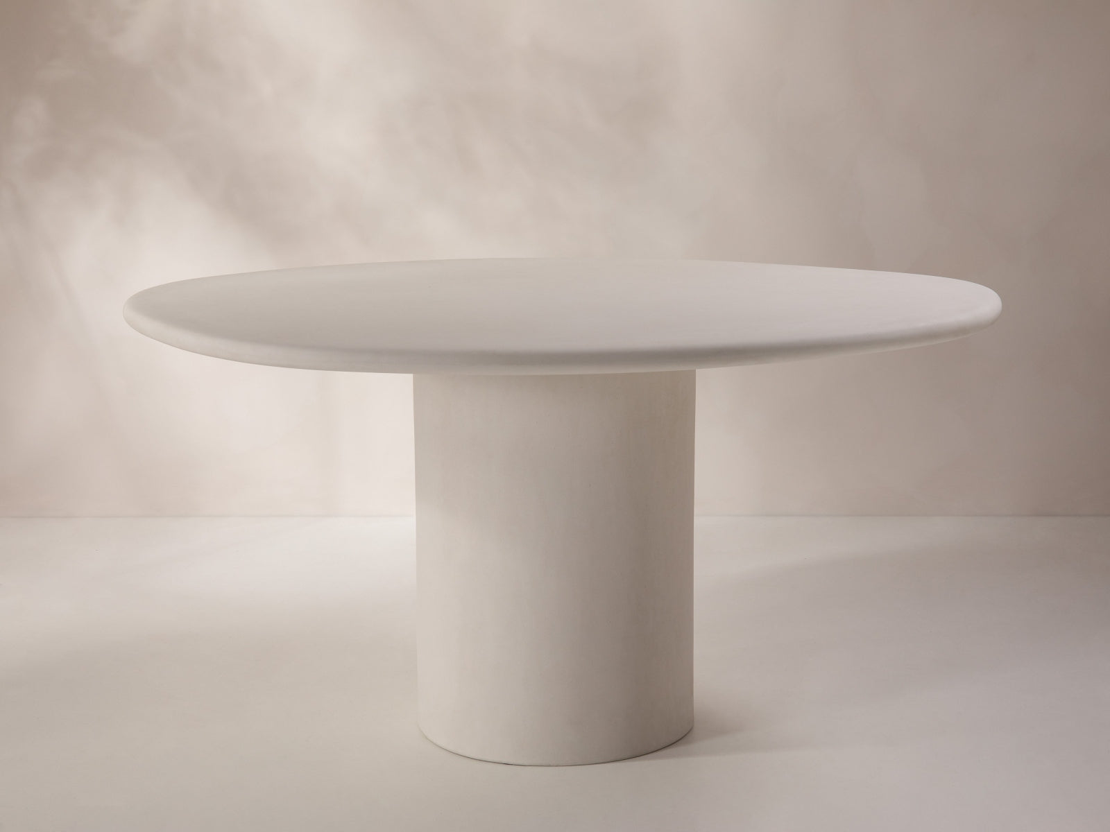Eleganter hellbrauner Sofatisch "Miley" von Micadoni, ideal für stilvolle Wohnzimmergestaltung. Hochwertige Verarbeitung und modernes Design.