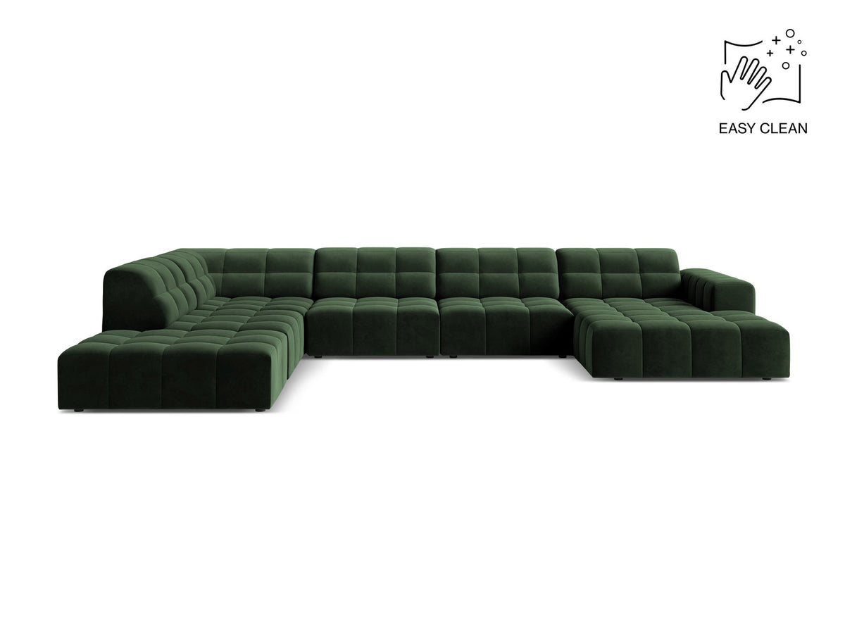 Ecksofa links Jennifer von Micadoni in leichtem Beige mit Bluvel-Stoff, schwarzen Kunststoffbeinen und breiter Sitzfläche.