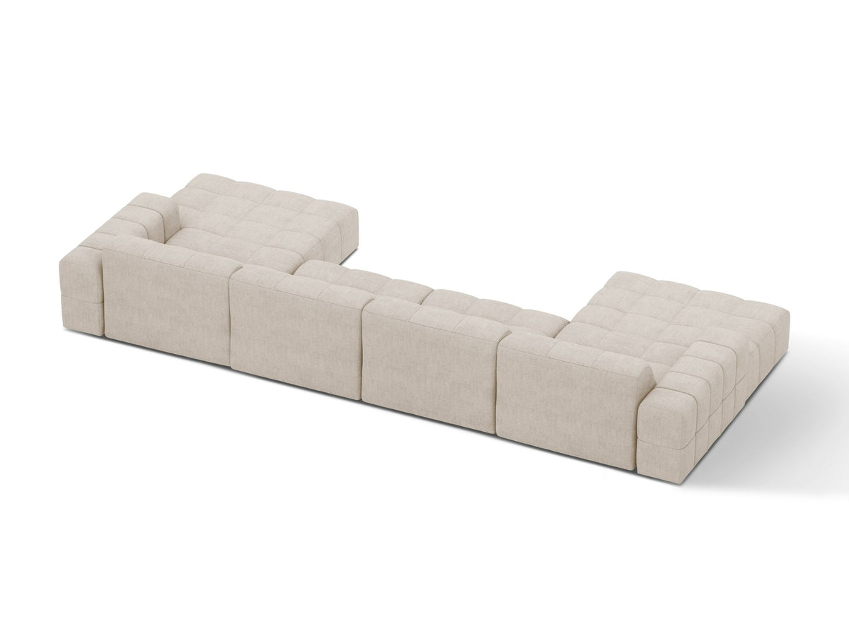 Panoramasofa Jennifer von Micadoni in leichtem Beige, grosses Ecksofa mit Stoffbezug Bluvel 22 und schwarzen Kunststoffbeinen.