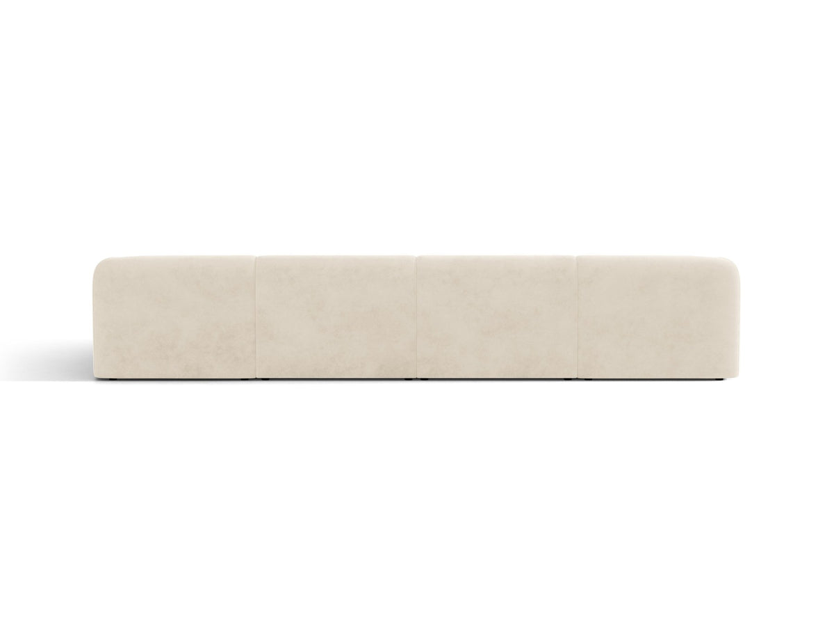 Dunkelbeiges Panorama-Ecksofa Miley von Micadoni mit Bluvel-Stoffbezug, L-Form, schwarzen Kunststoffbeinen und niedriger Rückenlehne.