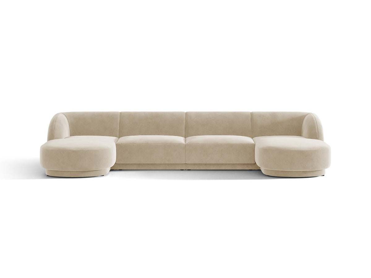 Dunkelbeiges Panorama-Ecksofa Miley von Micadoni mit Bluvel-Stoffbezug, L-Form, schwarzen Kunststoffbeinen und niedriger Rückenlehne.