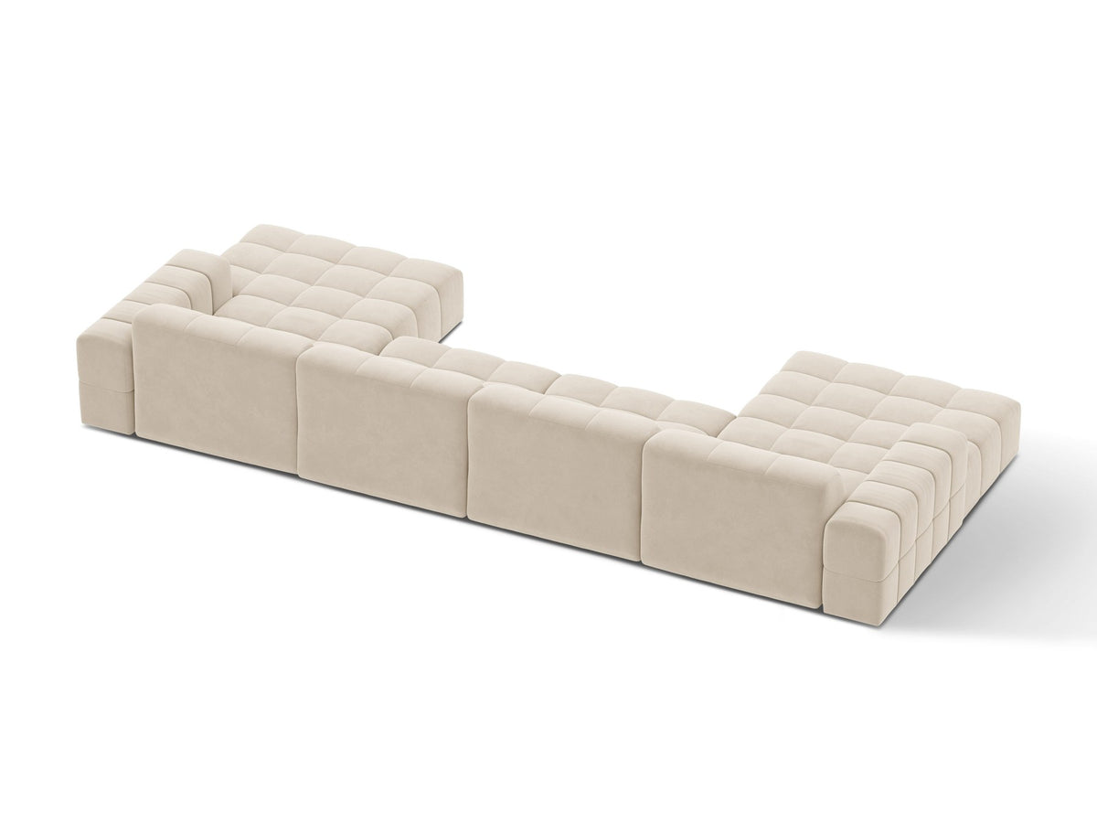 Panoramasofa Jennifer von Micadoni in leichtem Beige, grosses Ecksofa mit Stoffbezug Bluvel 22 und schwarzen Kunststoffbeinen.