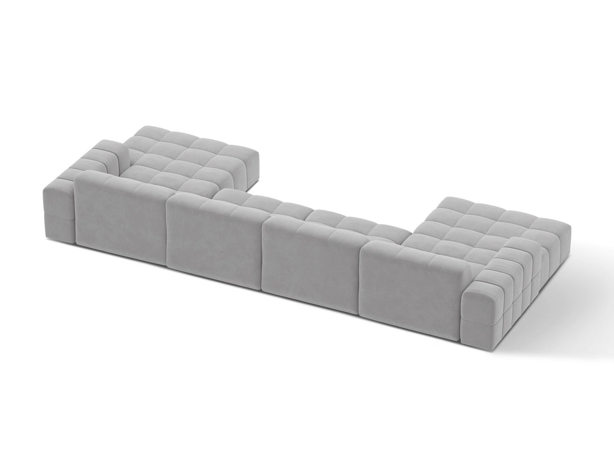 Panoramasofa Jennifer von Micadoni in leichtem Beige, grosses Ecksofa mit Stoffbezug Bluvel 22 und schwarzen Kunststoffbeinen.