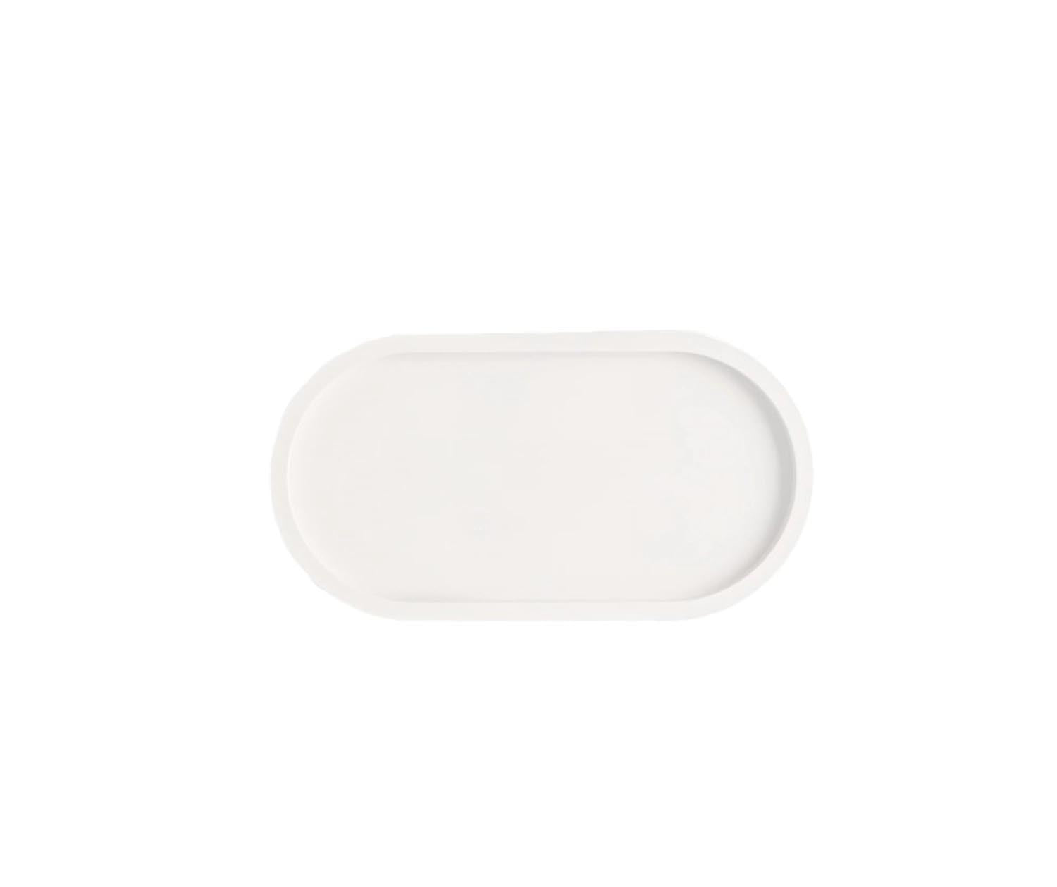 Beton Dekotablett Pure White 18x9.5x1.7cm in Weiss präsentiert im Onlineshop von KAQTU Design AG. Geschenkzubehör ist von Nordesign