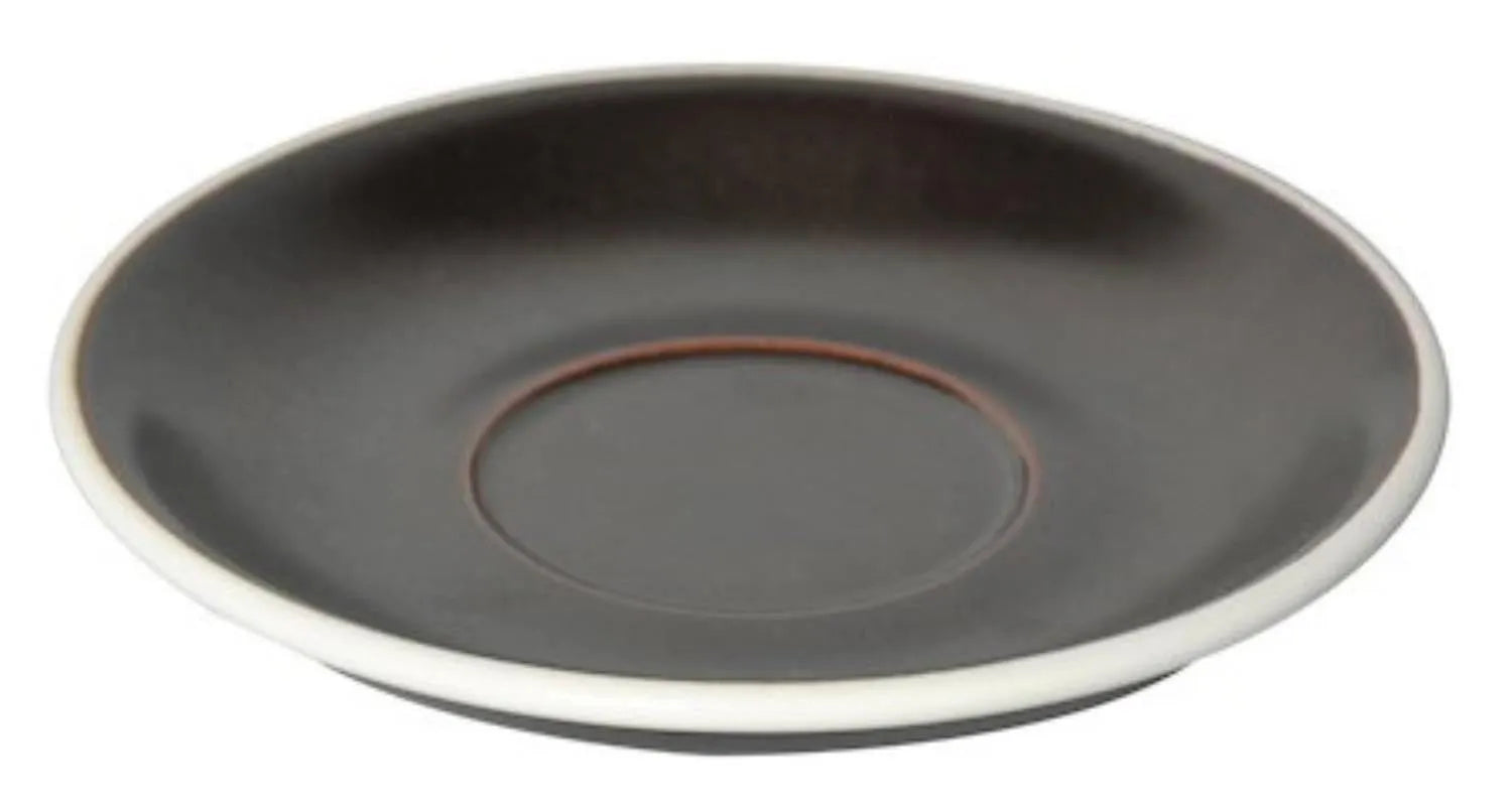 Egg Untertasse 14.5cm schwarzpulver in Schwarz präsentiert im Onlineshop von KAQTU Design AG. Espressotassen ist von Loveramics