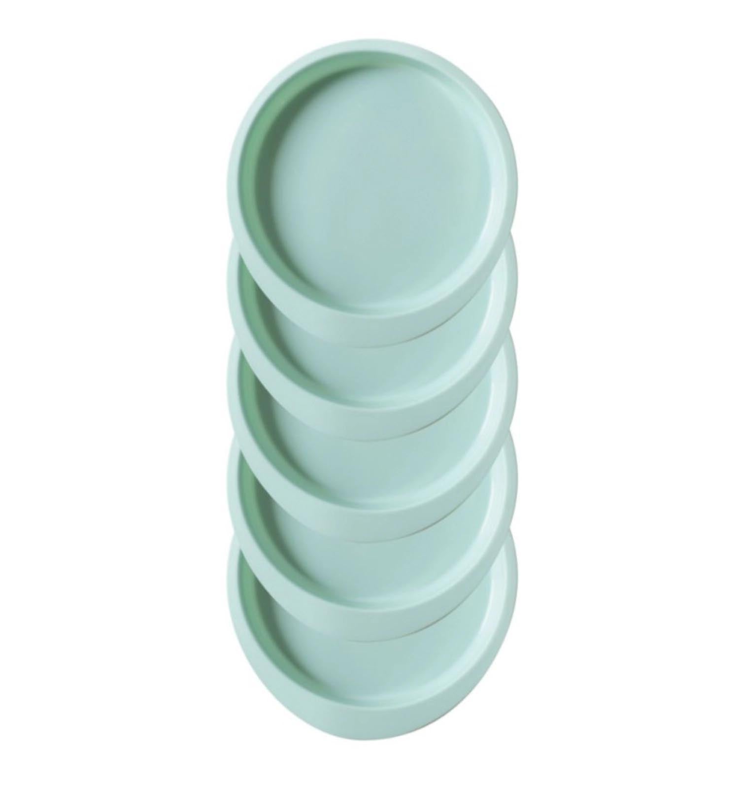Set aus 5 Silikonbackformen für perfekte Layer Cakes, ideal für kreative Backideen und gleichmäßige Kuchenschichten.