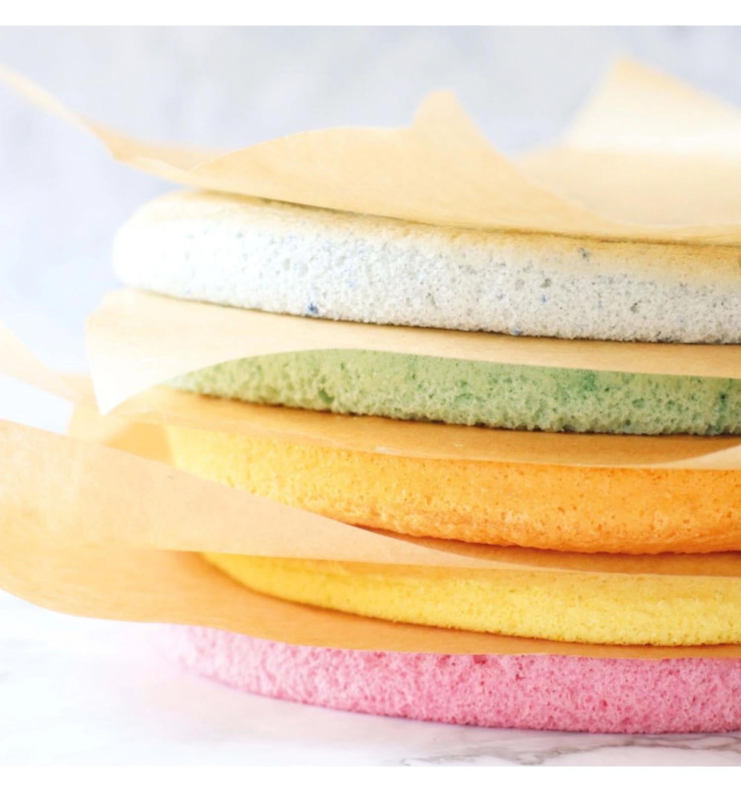 Set aus 5 Silikonformen für Layer Cakes, ideal für gleichmäßige Kuchenschichten und kreative Backprojekte in Ihrer Küche.