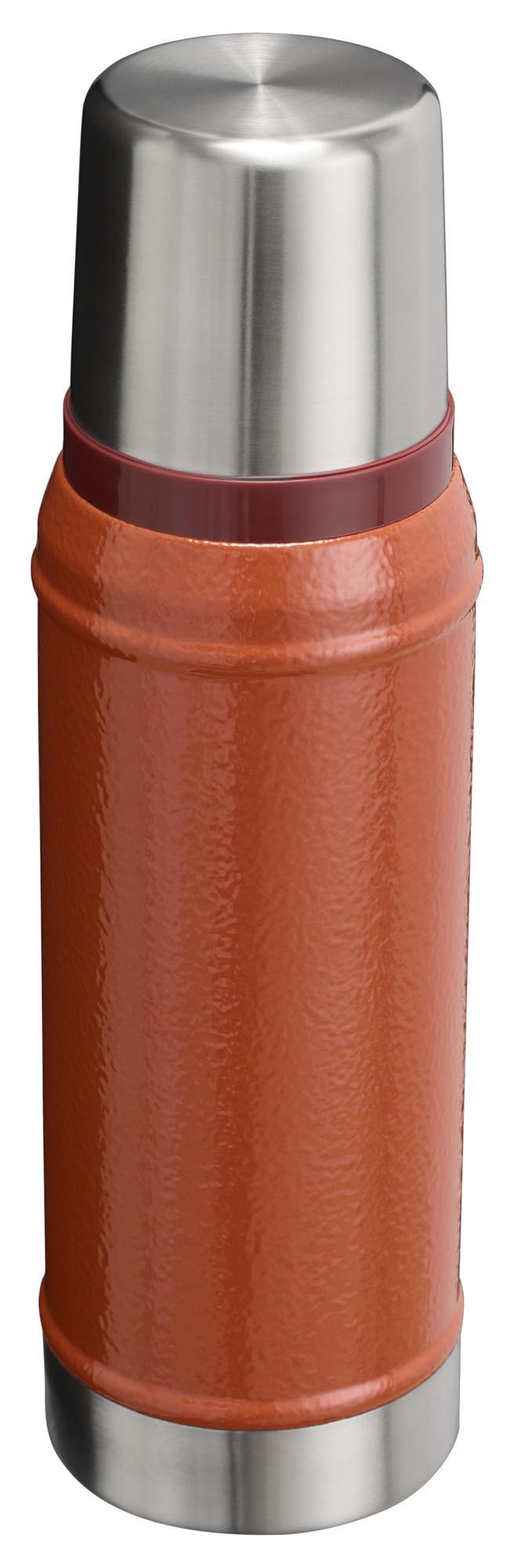 Legendary Classic Flasche 0.75l hammertone clay in Violett präsentiert im Onlineshop von KAQTU Design AG. Trinkflasche ist von Stanley
