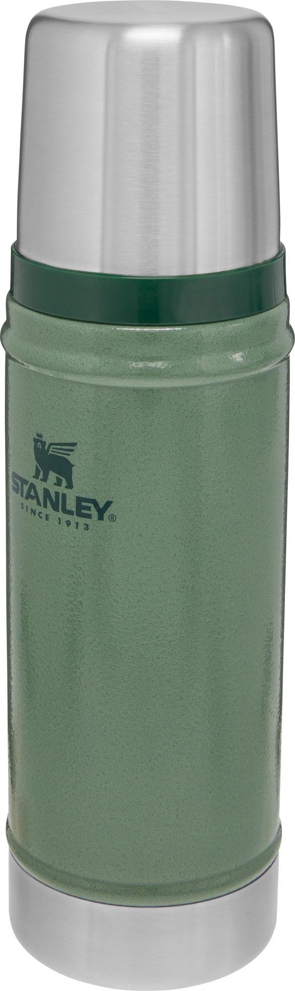 Legendary Classic Flasche 0.47l hammertone green in Grün präsentiert im Onlineshop von KAQTU Design AG. Trinkflasche ist von Stanley