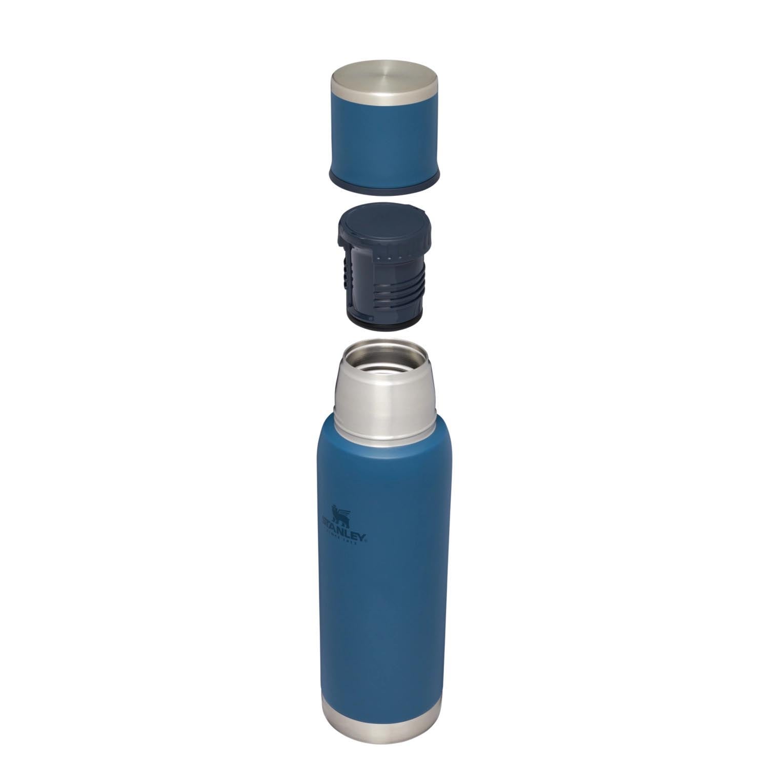 Adventure To-Go Flasche 0.75l abyss in Blau präsentiert im Onlineshop von KAQTU Design AG. Trinkflasche ist von Stanley