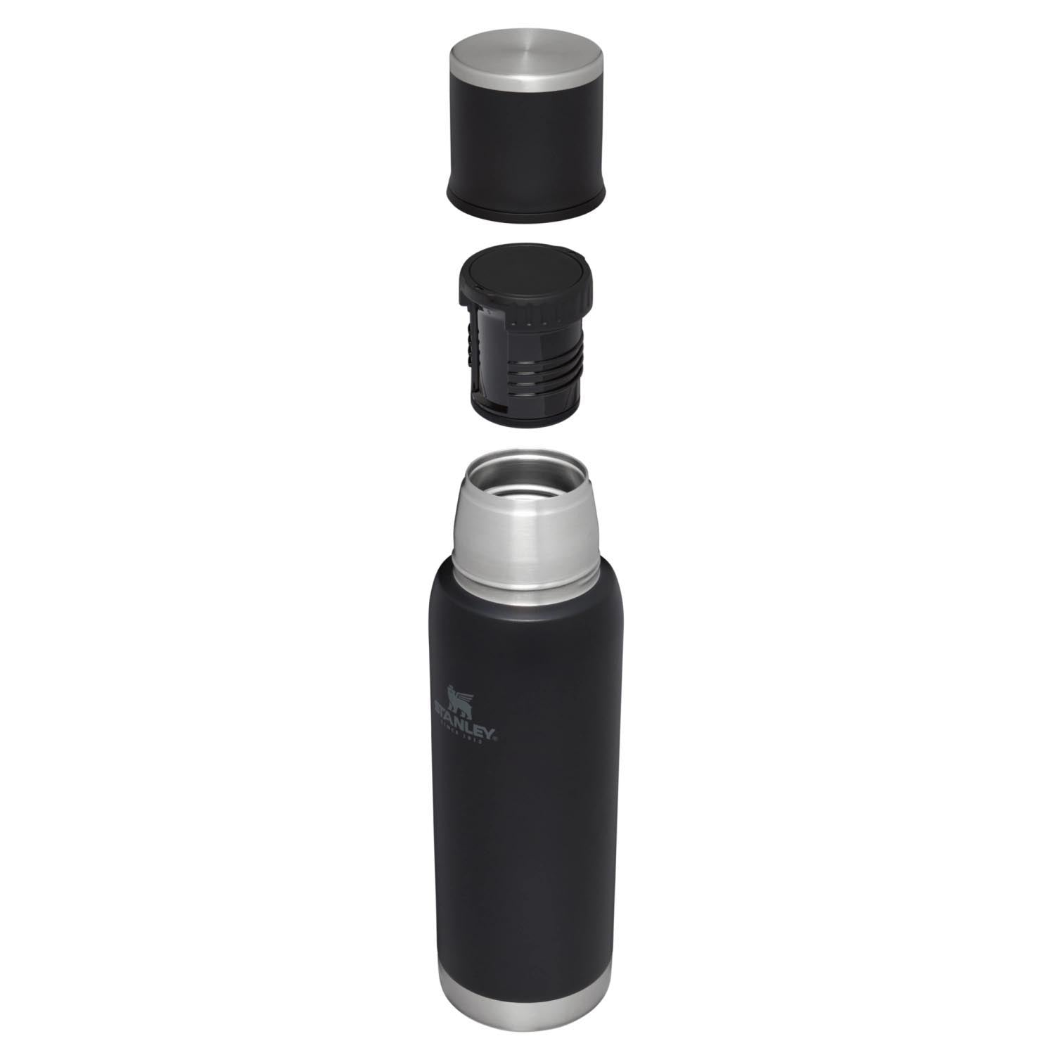 Adventure To-Go Flasche 0.75l black in Schwarz präsentiert im Onlineshop von KAQTU Design AG. Trinkflasche ist von Stanley
