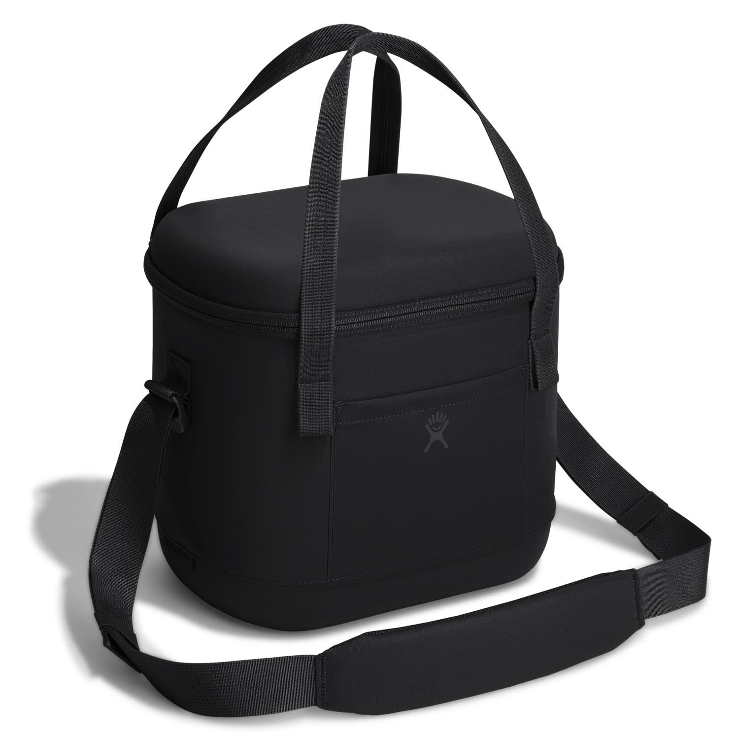 Kühltragetasche 12l schwarz in Schwarz präsentiert im Onlineshop von KAQTU Design AG. Küchenhelfer ist von Hydro Flask