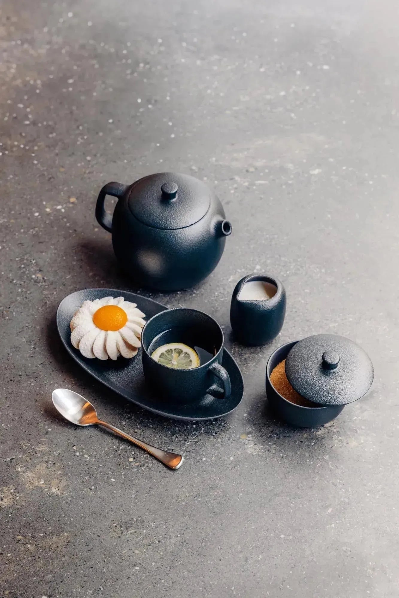 Eleganter Equinoxe Kaffeebecher von Revol, 33cl, weiß cumulus, D9cm H9.5cm, ideal für stilvollen Kaffeegenuss.