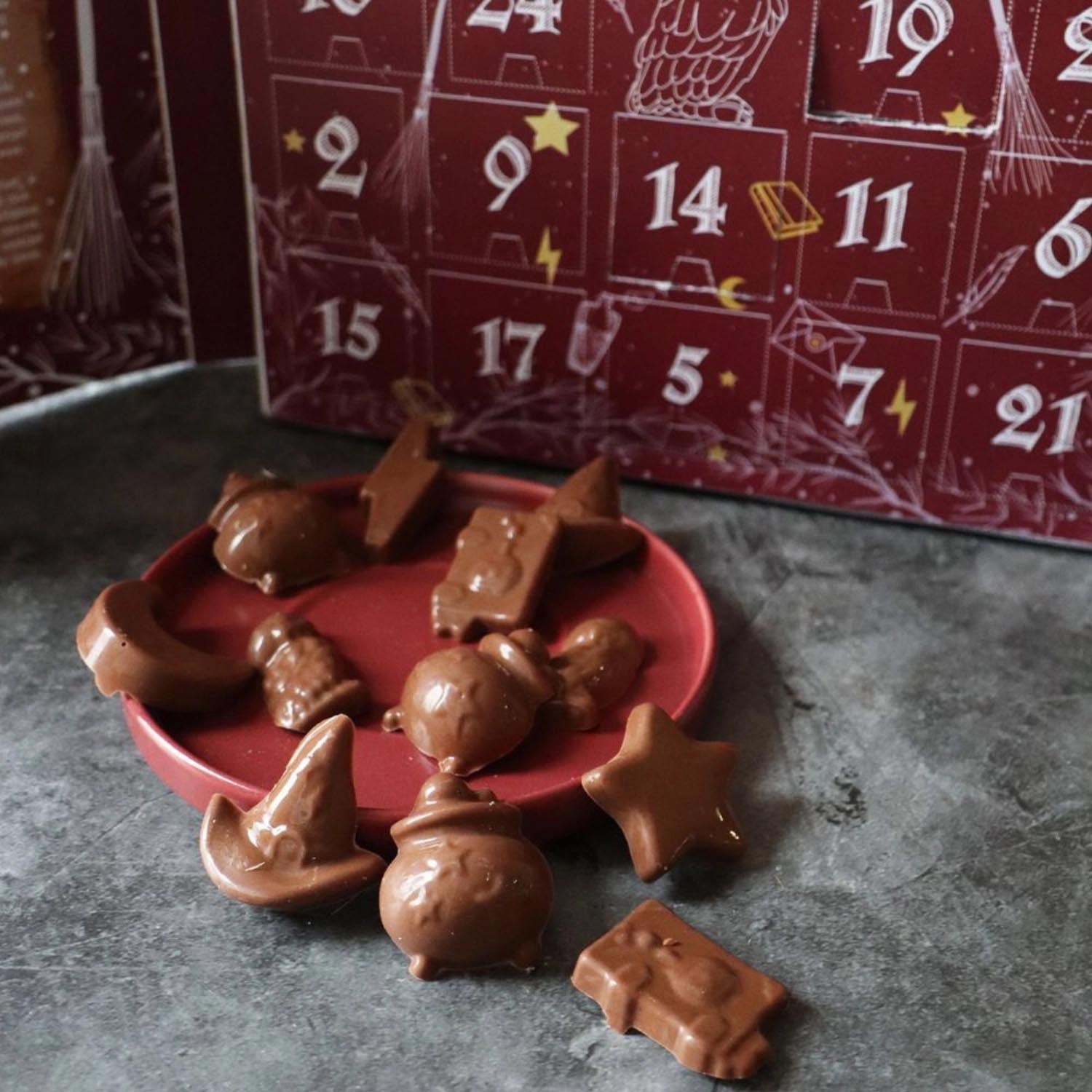 Erlebe die Magie der Weihnachtszeit mit dem Adventskalender von Scrap Cooking – Schokoladengießformen für zauberhafte Kreationen.