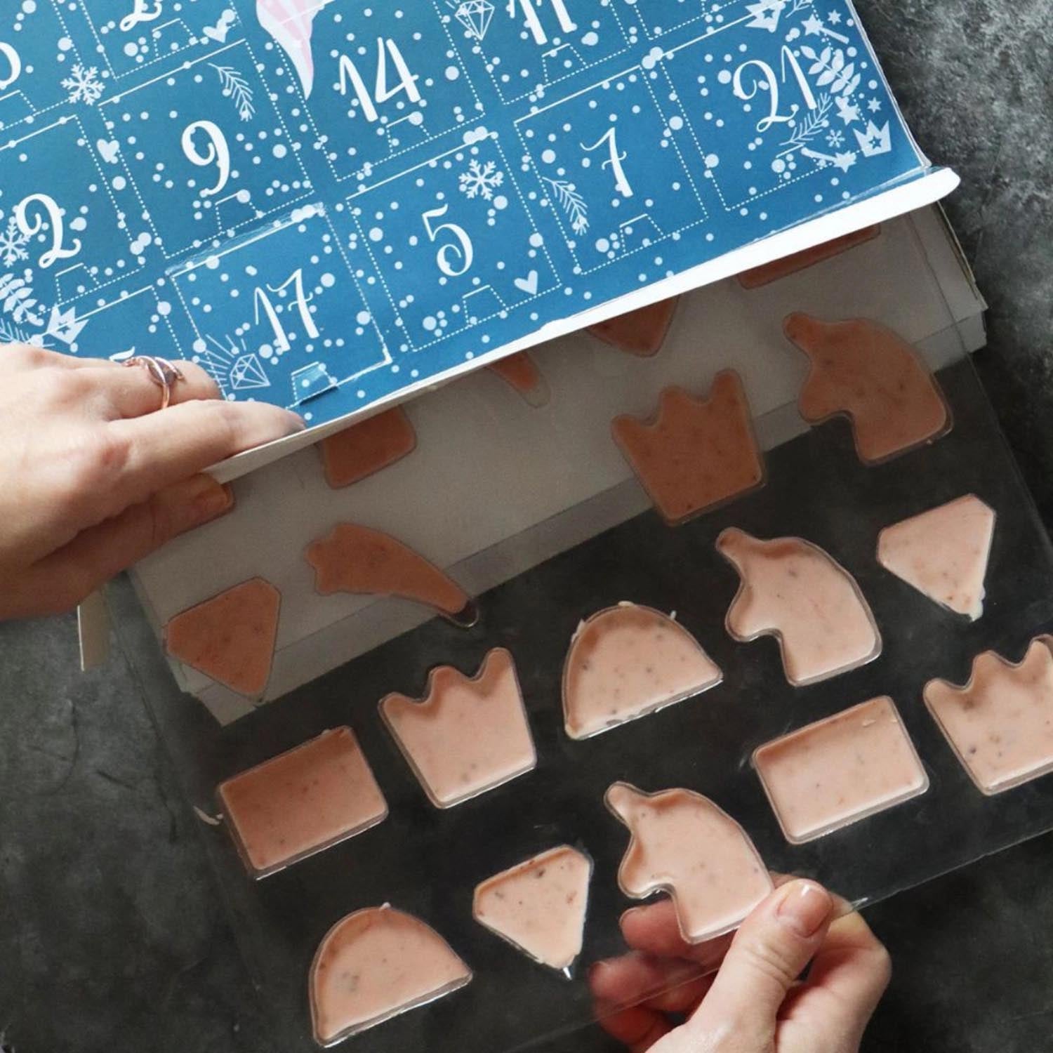 Adventskalender mit Einhorn-Schokoladenformen von Scrap Cooking – kreativer Schokospaß für die magische Adventszeit.