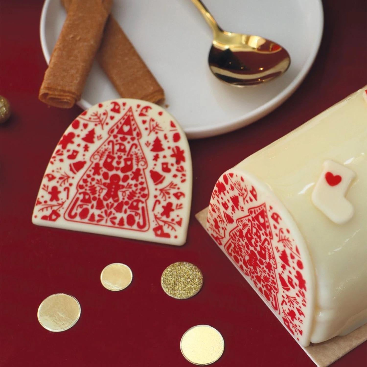 Rote Endkappen für Schoko-Rouladen, ideal für weihnachtliche Dekorationen und kreative Backprojekte in der Weihnachtszeit.