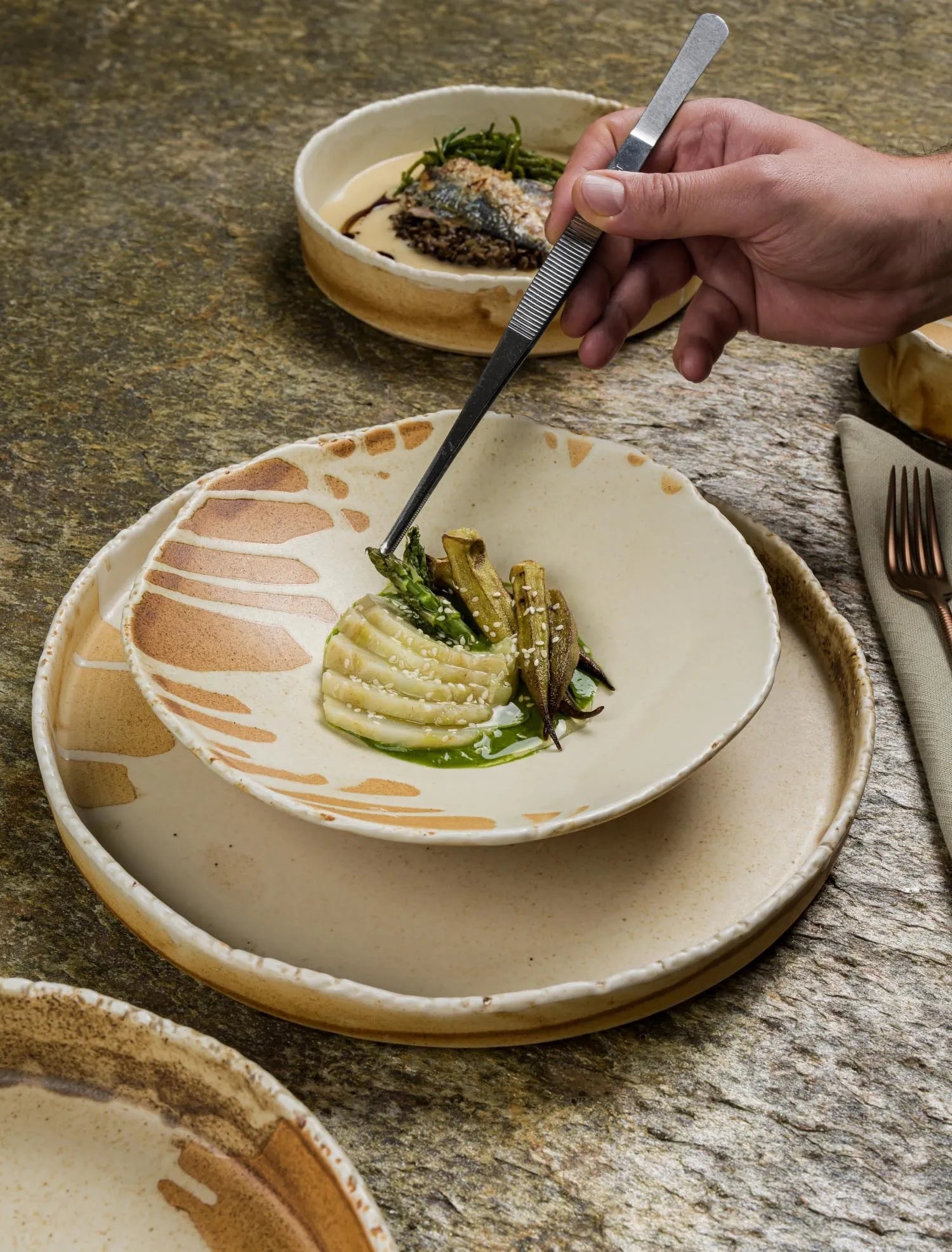 Tiefer Teller Solis von Bonna, 24 cm, 900 ml, perfekt für Suppen, Pasta und mehr, stilvolles Design für vielseitige Anwendungen.