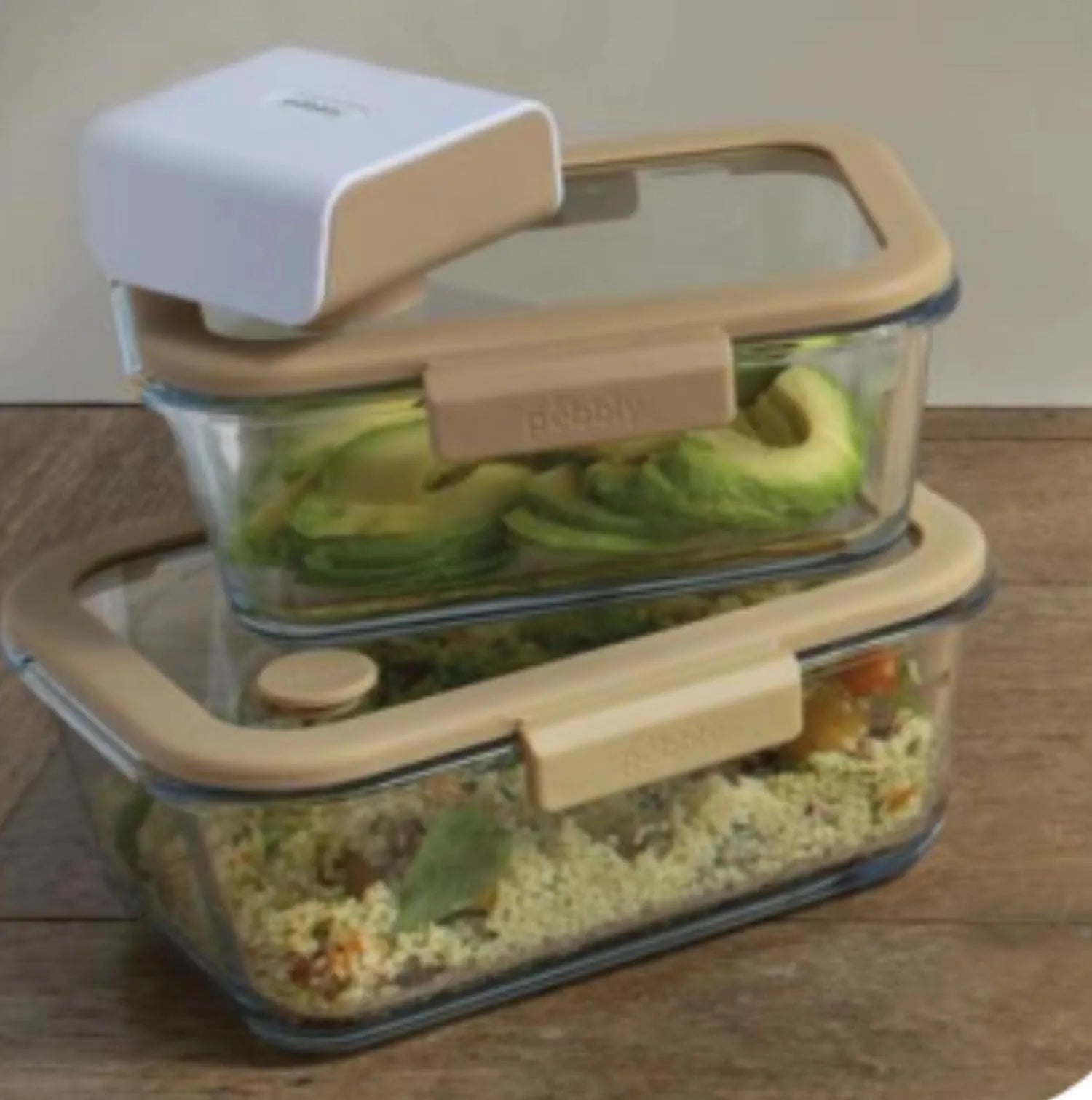 Praktisches 3er Set Glas-Vorratsdosen mit Vakuumpumpe von Pebbly, ideal für frische und sichere Lebensmittelaufbewahrung.