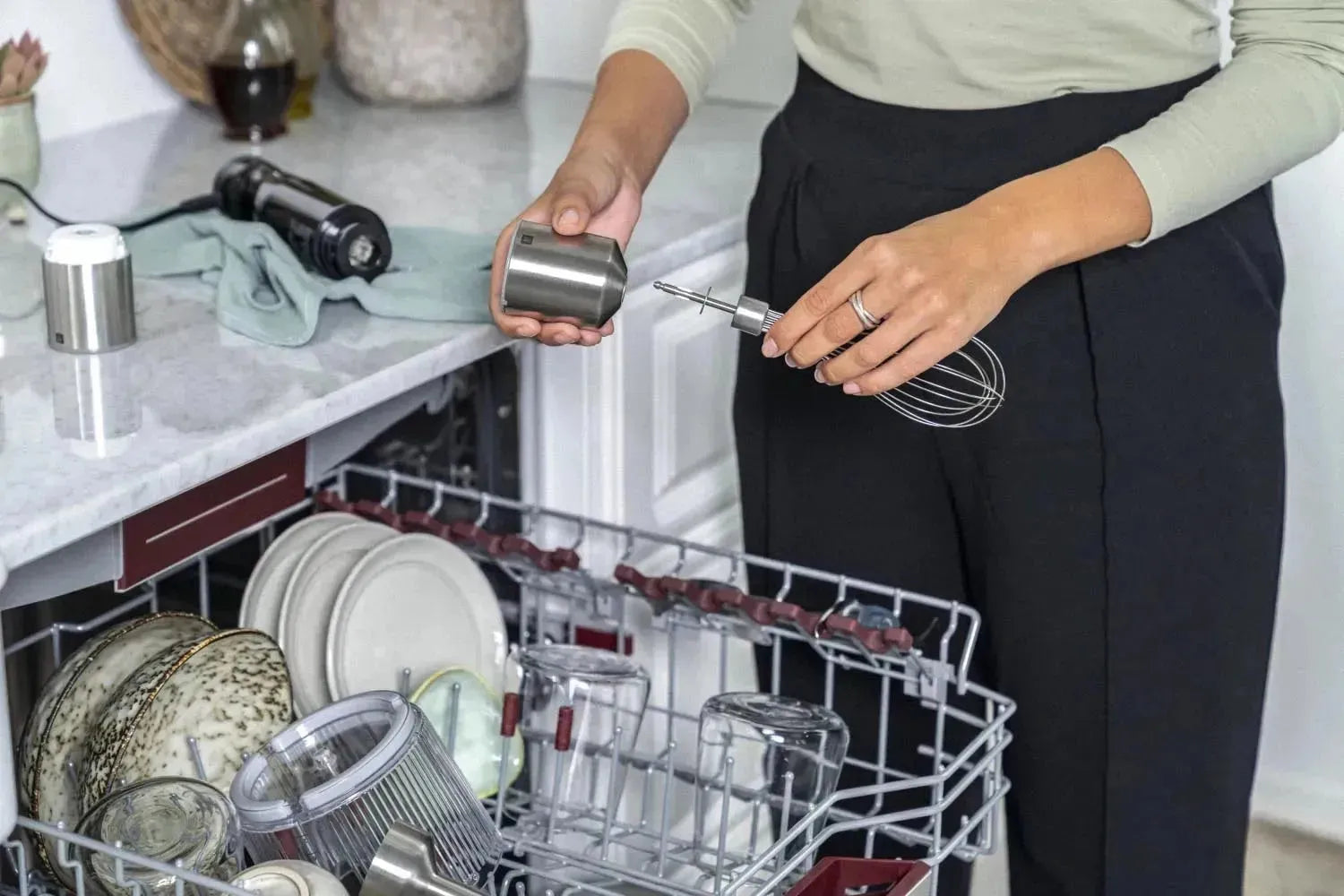 Der Zwilling Enfinigy Schneebesen: Ergonomisch, robust und ideal für müheloses Rühren und Schlagen in der modernen Küche.
