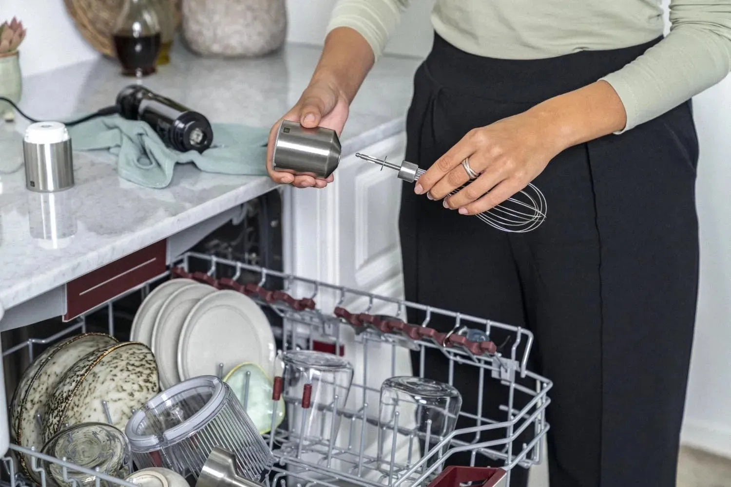 Der Zwilling Enfinigy Schneebesen: Ergonomisch, robust und ideal für müheloses Rühren und Schlagen in der modernen Küche.