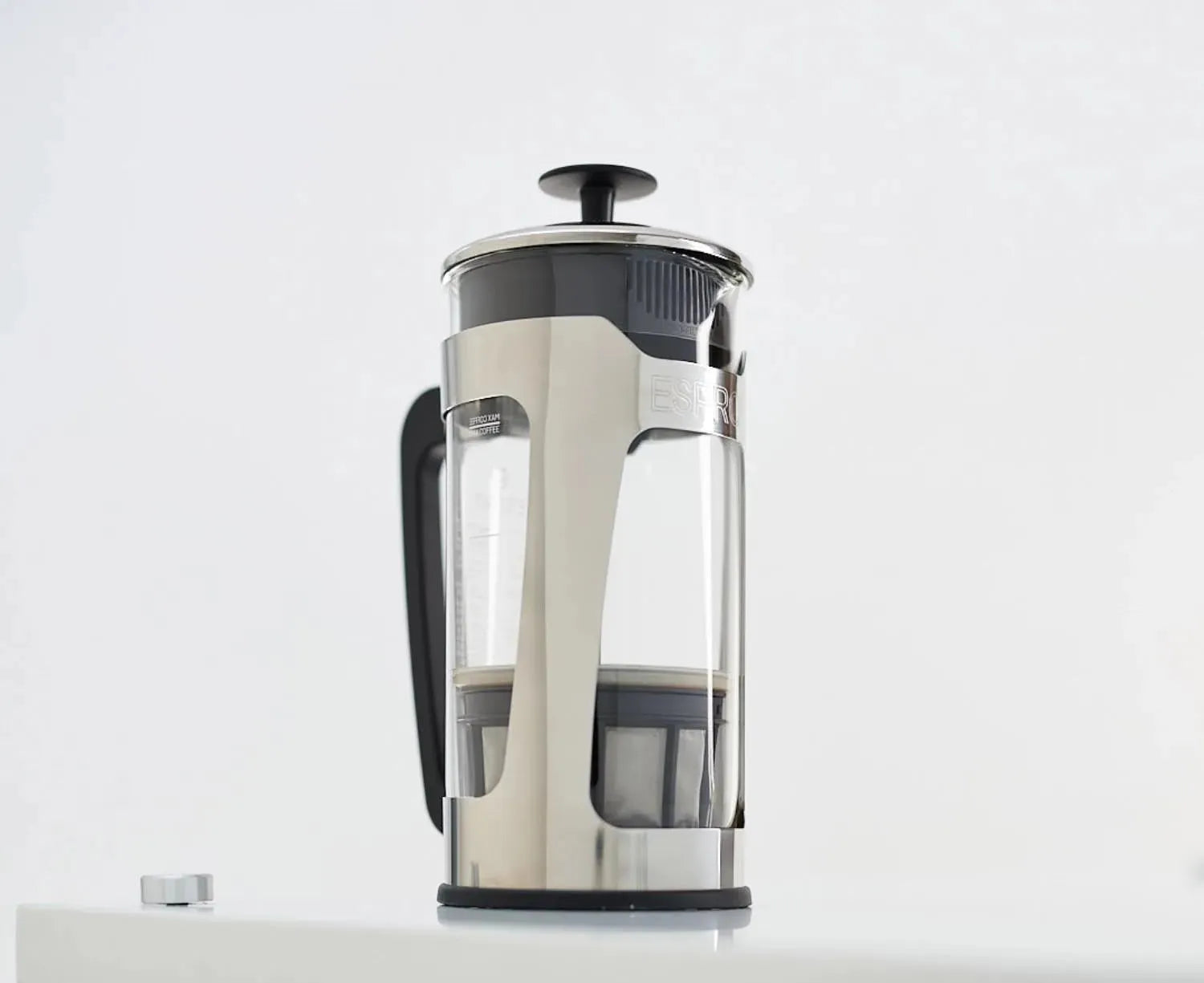 Die Espro P5 French Press, 946ml, glänzend, mit innovativem Filtersystem für aromatischen und klaren Kaffeegenuss.