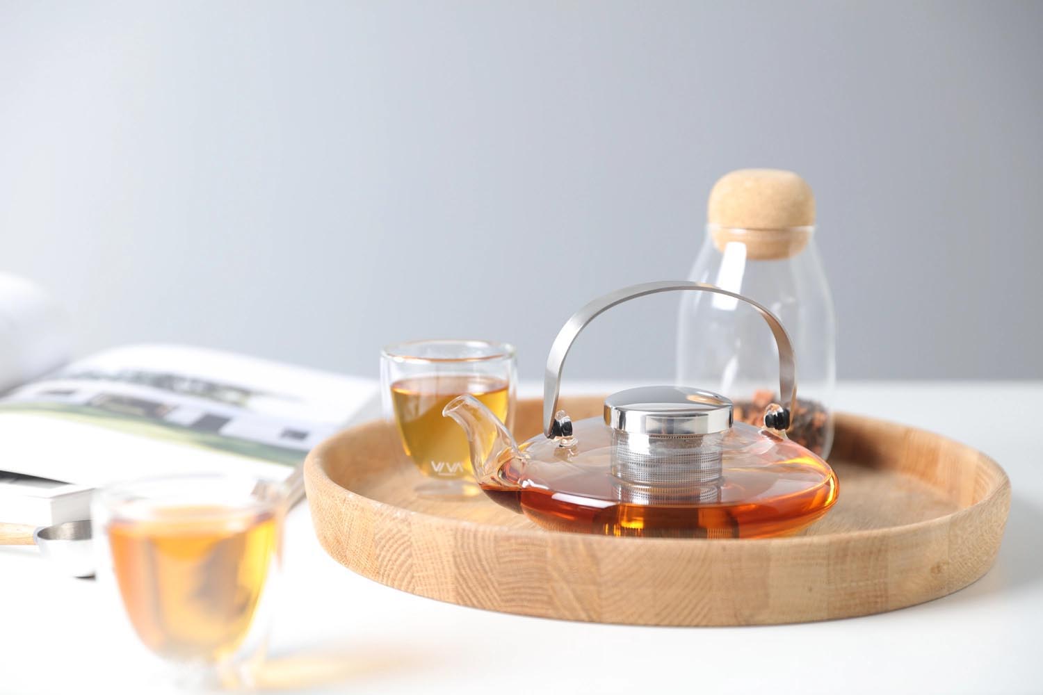 Eleganter Teekrug aus Glas, 0.55l, von Viva Scandinavia, ideal für stilvolles Teegenießen und modernes Servieren.