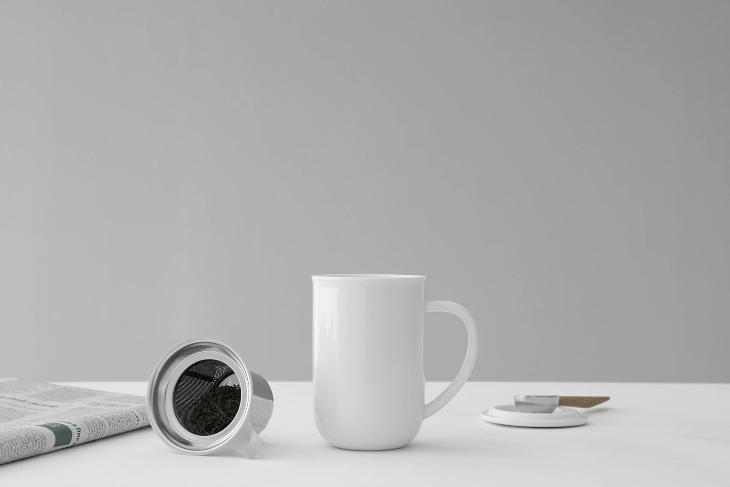 Elegante Teetasse aus weißem Porzellan, 500ml Volumen, 14cm hoch, von Viva. Perfekt für stilvollen Teegenuss und modernes Design.